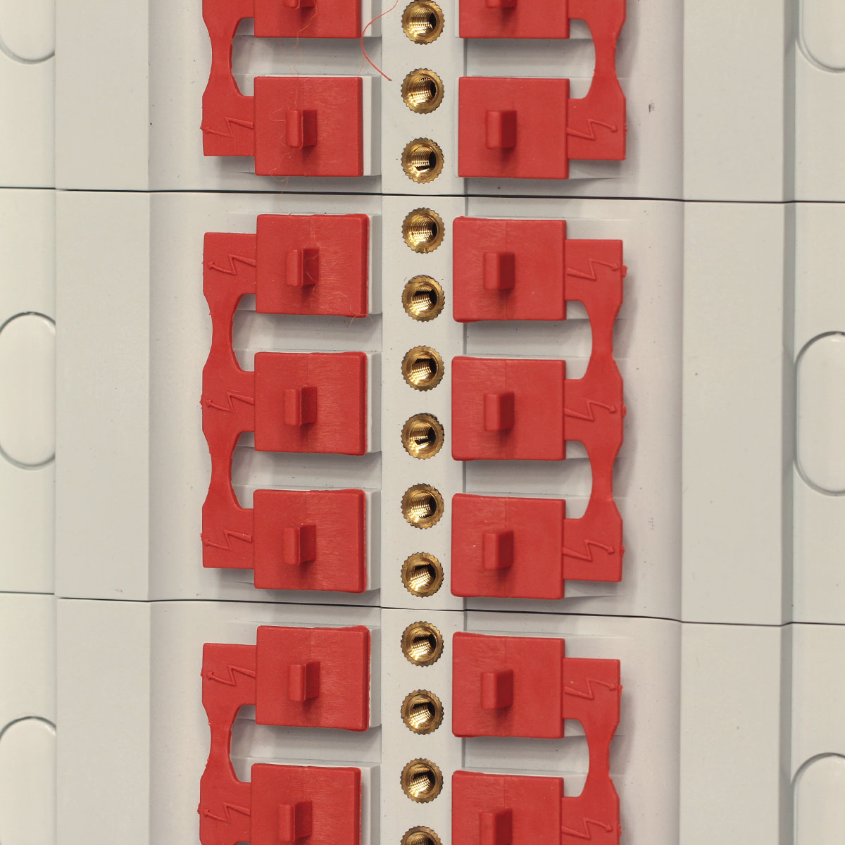 42-Circuit SafePanel Close