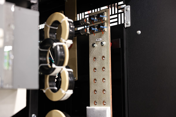 Neutral bus and electrical connections inside a LayerZero® power distribution system.